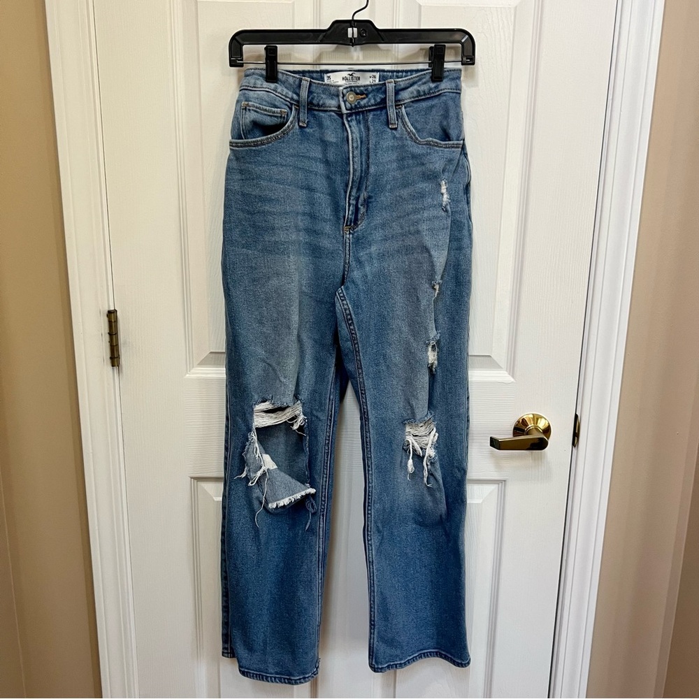 Hollister Ultra High Rise Medium Wash Dad Jeans - size 3s (W26, L29)